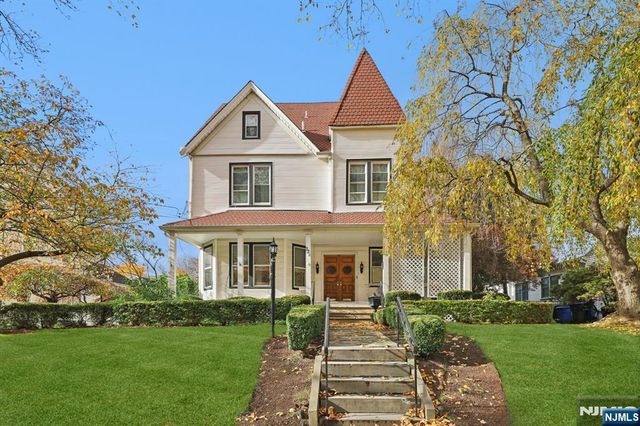 328 Carmita Avenue, Rutherford, NJ 07070