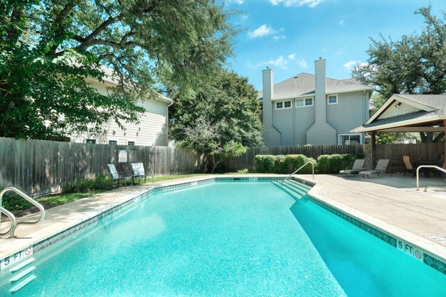 8518 Cahill DR 36, Austin, TX 78729