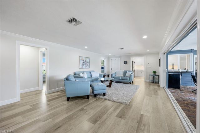 427 Nassau CT, Marco Island, FL 34145