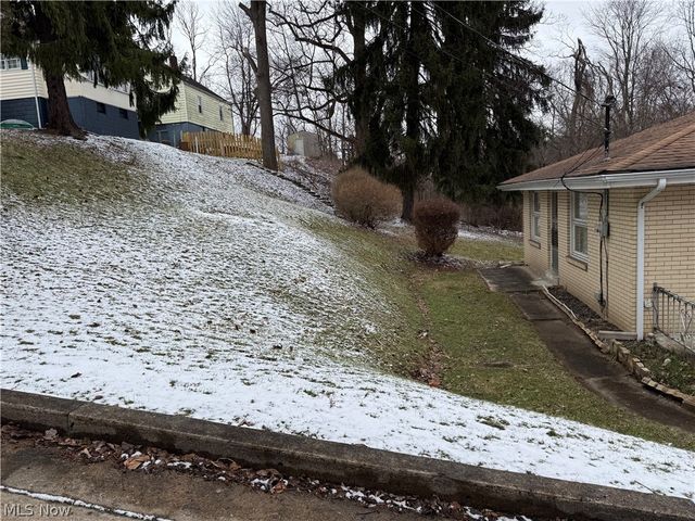 329 N Forest Avenue, Steubenville, OH 43952