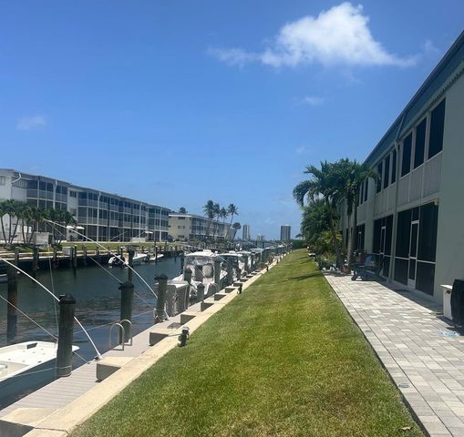 121 Wettaw Lane 214, North Palm Beach, FL 33408