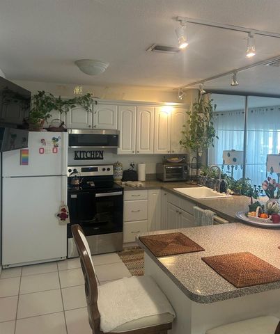 121 Wettaw Lane 214, North Palm Beach, FL 33408