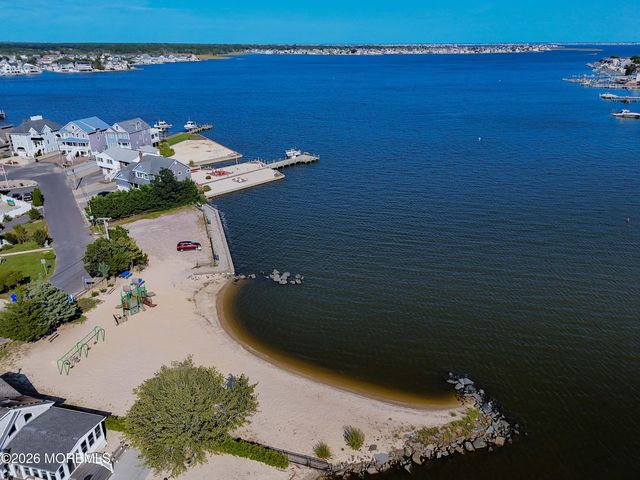 19 Acapulco Drive, Brick, NJ 08723