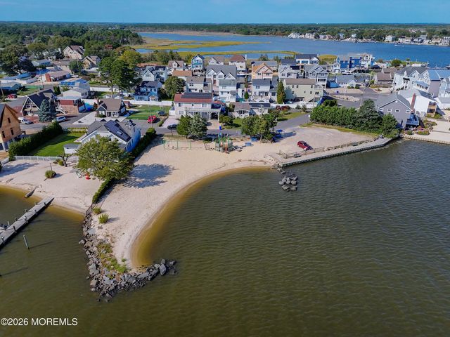 19 Acapulco Drive, Brick, NJ 08723