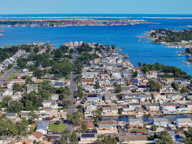 19 Acapulco Drive, Brick, NJ 08723