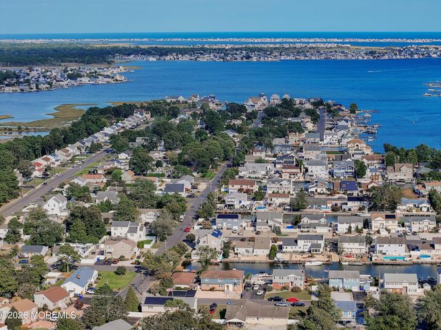 19 Acapulco Drive, Brick, NJ 08723