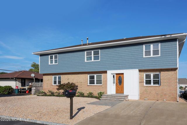 19 Acapulco Drive, Brick, NJ 08723
