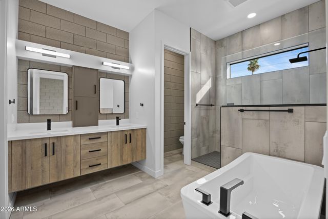 377 E WINDSOR Avenue 20, Phoenix, AZ 85004