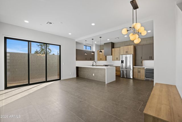 377 E WINDSOR Avenue 20, Phoenix, AZ 85004