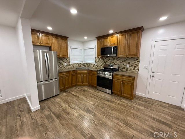 317 W 76th 1, Los Angeles, CA 90003