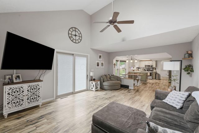 9955 Hounsdale Drive, Pickerington, OH 43147