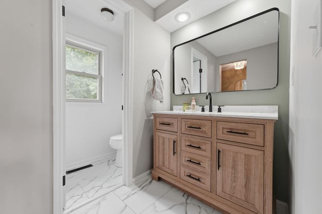 9955 Hounsdale Drive, Pickerington, OH 43147