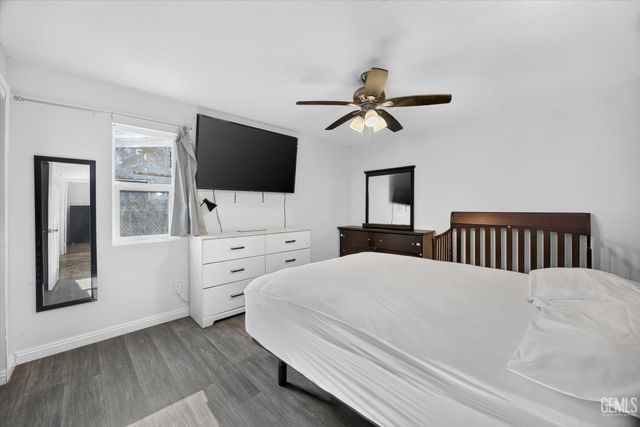 2108 Sherwood Avenue, Bakersfield, CA 93304