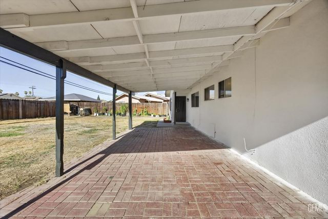2108 Sherwood Avenue, Bakersfield, CA 93304
