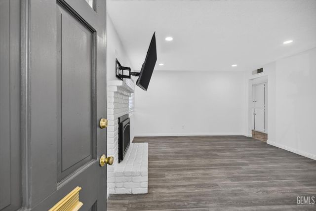 2108 Sherwood Avenue, Bakersfield, CA 93304