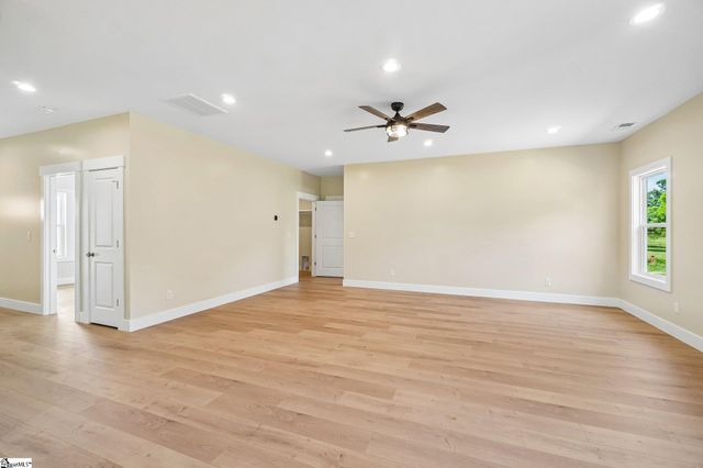 461 Cooley Springs School Road, Chesnee, SC 29323