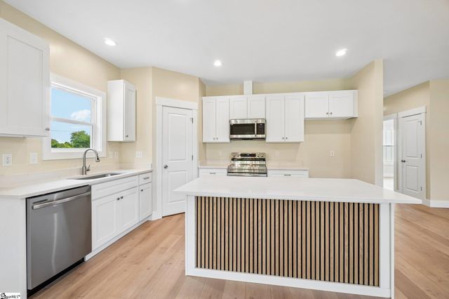 461 Cooley Springs School Road, Chesnee, SC 29323