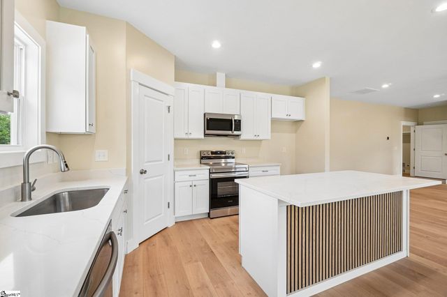 461 Cooley Springs School Road, Chesnee, SC 29323