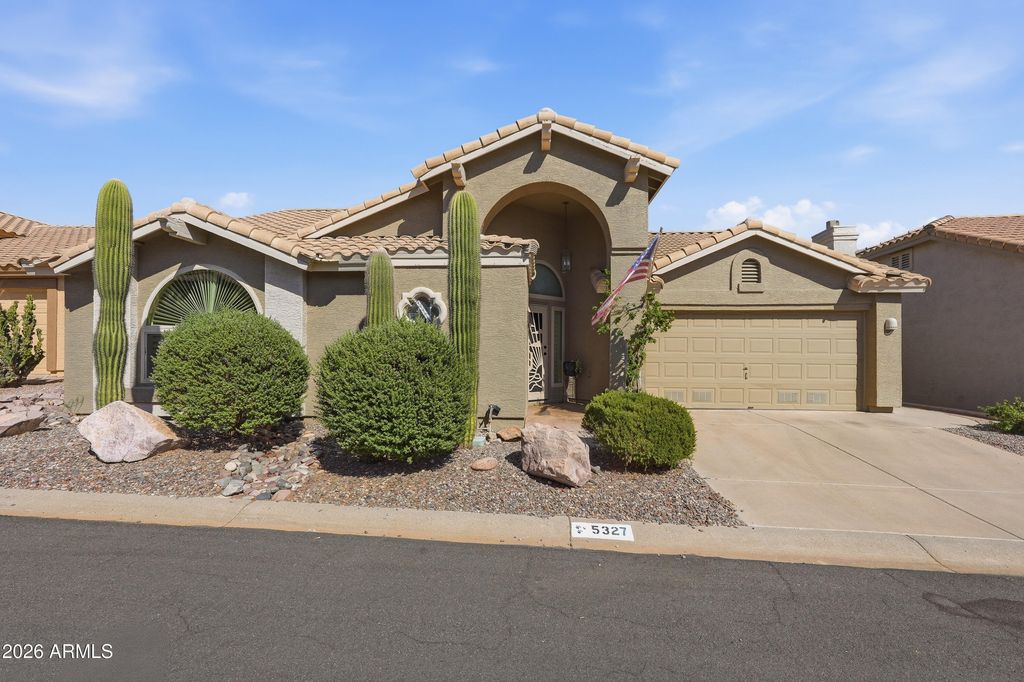 5327 S MARBLE Drive, Gold Canyon, AZ 85118 — photo 2