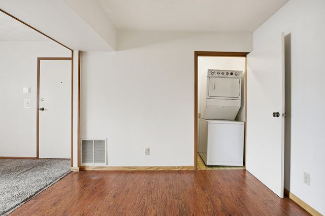 5102 25th Ave Ct Court 102, Moline, IL 61265