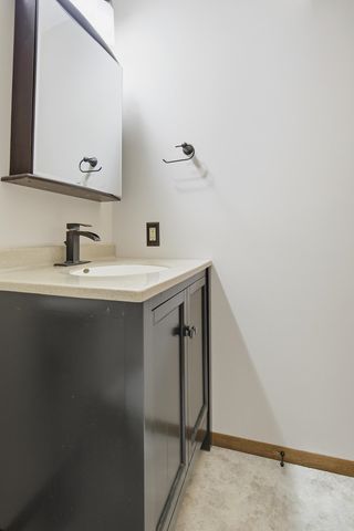 5102 25th Ave Ct Court 102, Moline, IL 61265