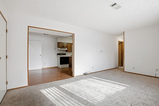 5102 25th Ave Ct Court 102, Moline, IL 61265