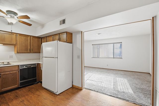 5102 25th Ave Ct Court 102, Moline, IL 61265