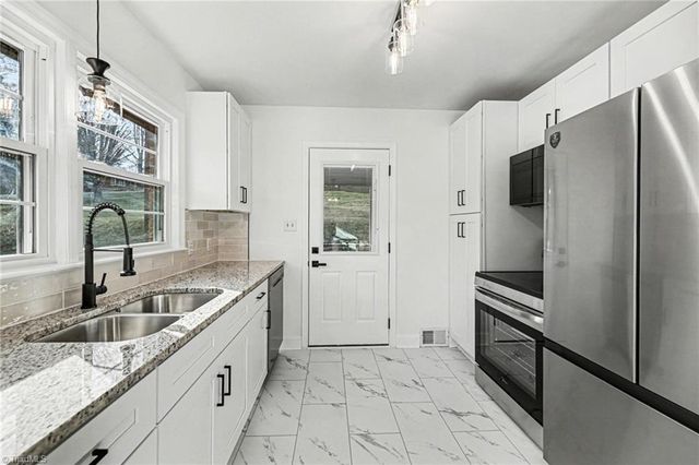 3603 Rolling Road, High Point, NC 27265