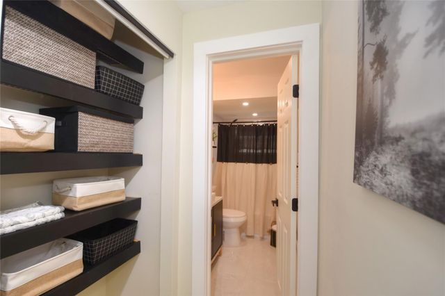 9581 Sunrise Lakes Blvd 108, Sunrise, FL 33322