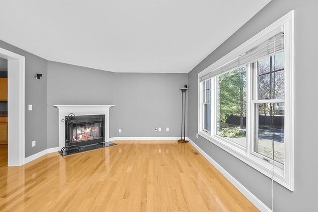 81 Beecher Pl 81, Newton, MA 02459