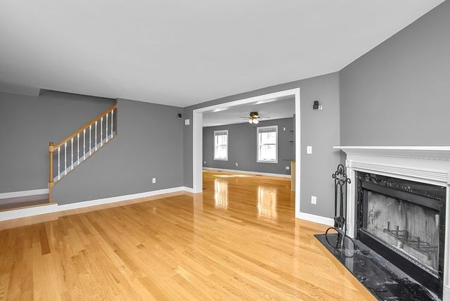 81 Beecher Pl 81, Newton, MA 02459