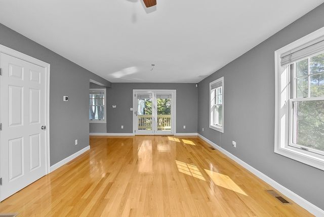 81 Beecher Pl 81, Newton, MA 02459