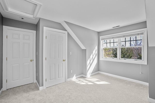 81 Beecher Pl 81, Newton, MA 02459