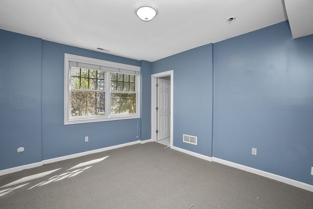 81 Beecher Pl 81, Newton, MA 02459