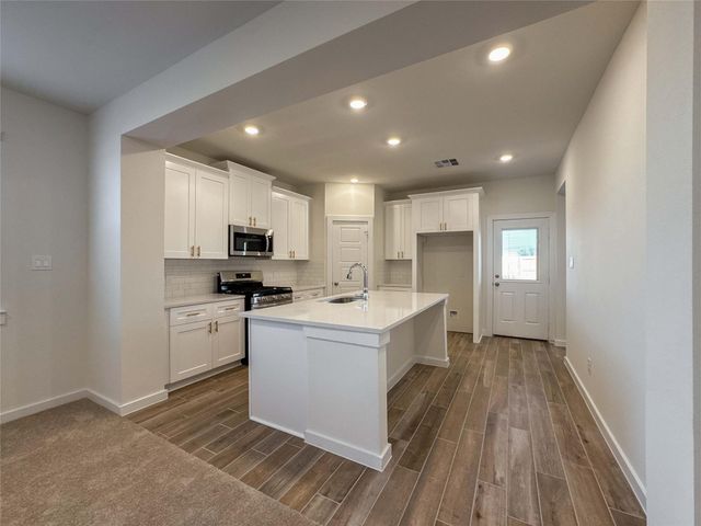 13727 Olympic River Ln, Rosharon, TX 77583