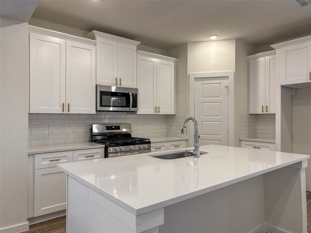 13727 Olympic River Ln, Rosharon, TX 77583