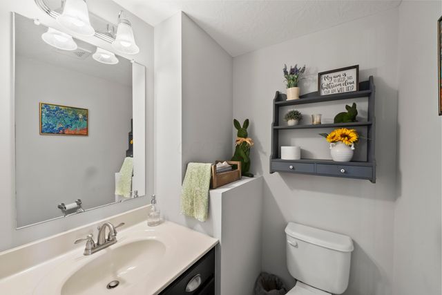 34 Burroughs Drive, Ashville, OH 43103