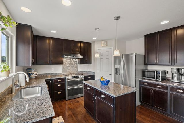 34 Burroughs Drive, Ashville, OH 43103