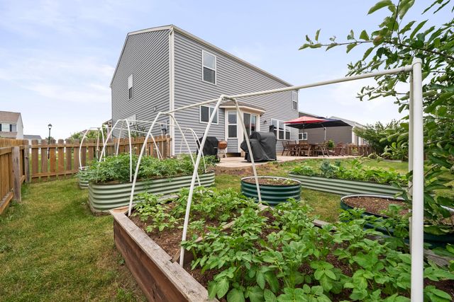 34 Burroughs Drive, Ashville, OH 43103
