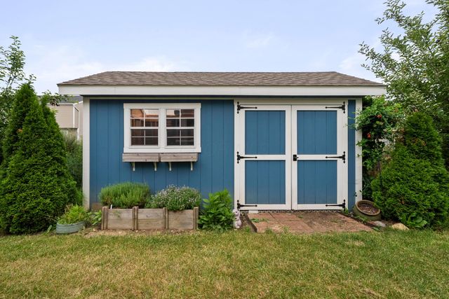 34 Burroughs Drive, Ashville, OH 43103