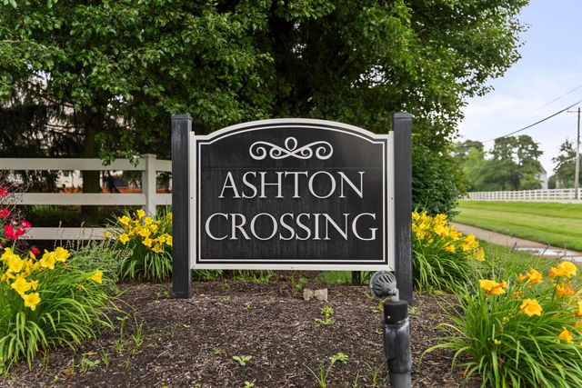 34 Burroughs Drive, Ashville, OH 43103