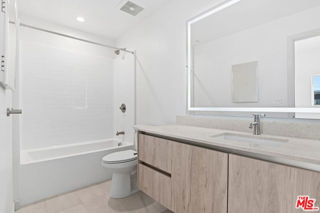 2521 S Orange Drive, Los Angeles, CA 90016