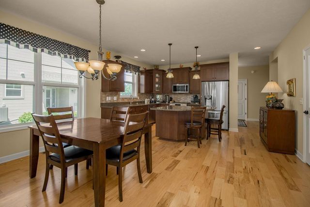 10709 Kingsfield Lane, Woodbury, MN 55129