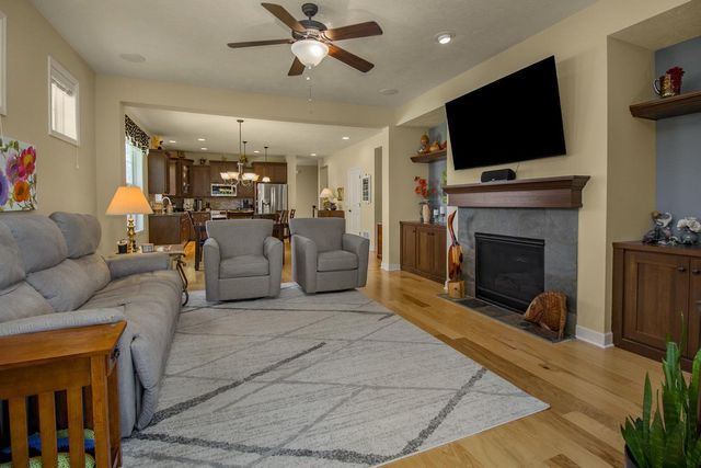 10709 Kingsfield Lane, Woodbury, MN 55129