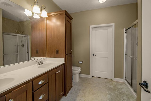 10709 Kingsfield Lane, Woodbury, MN 55129