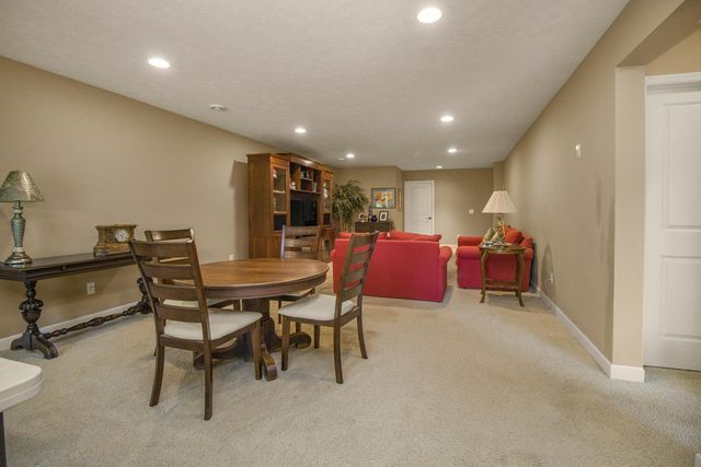 10709 Kingsfield Lane, Woodbury, MN 55129