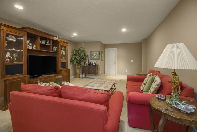 10709 Kingsfield Lane, Woodbury, MN 55129