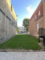 315 E Lincoln Highway, Dekalb, IL 60115