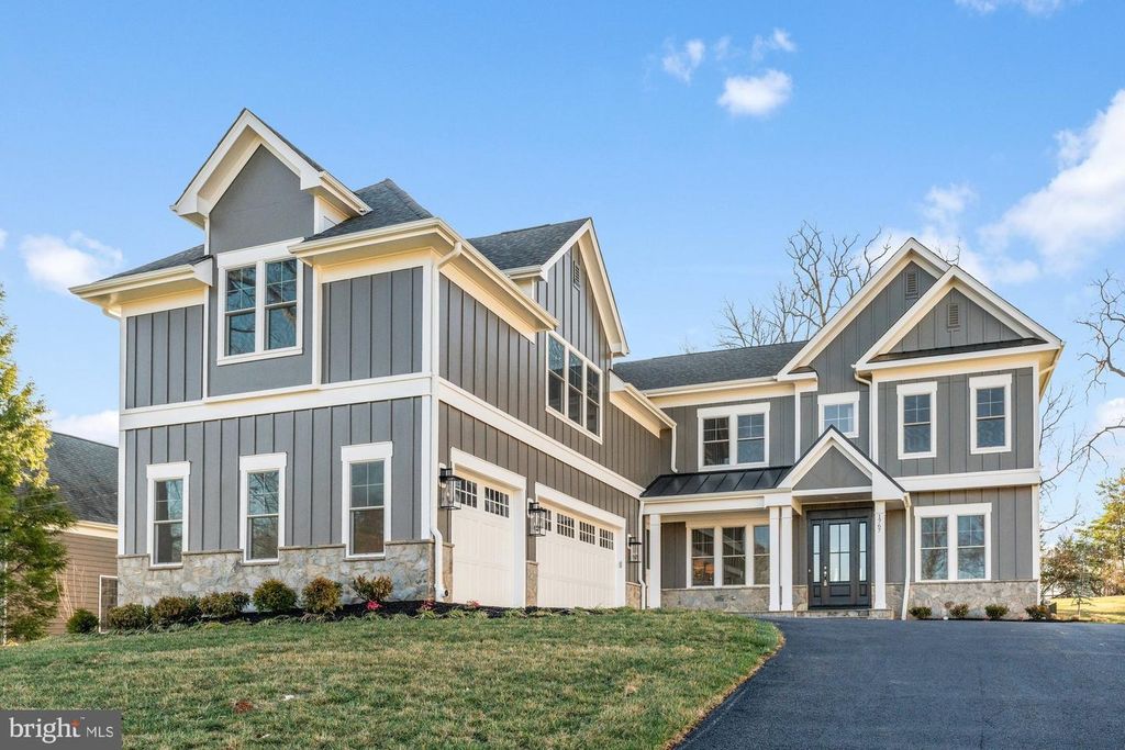 9928 WOODROW ST, Vienna, VA 22181