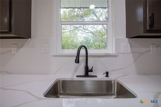 3701 Redwood Drive, Victoria, TX 77901